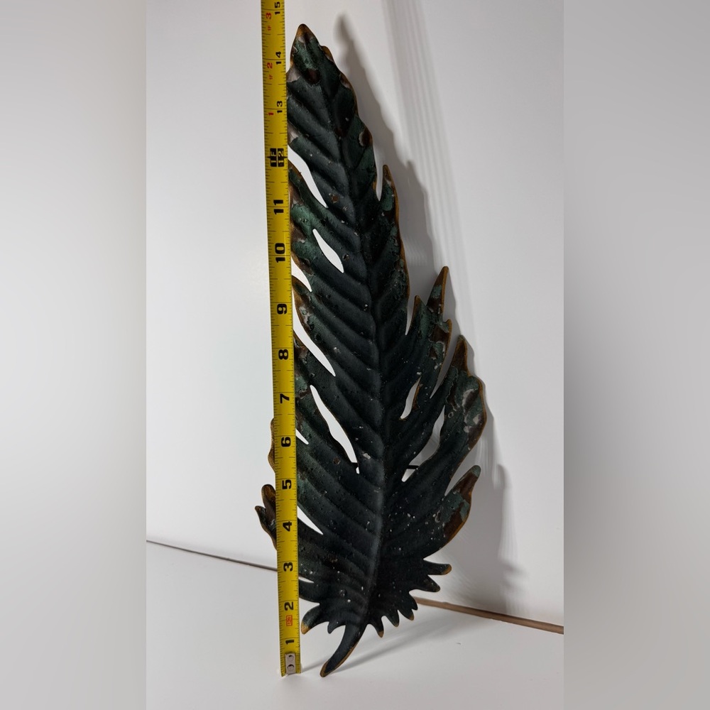 Wall Art Turquoise Feathers (2) Metal Accent Hangers On Back Preowned Pristine - Picture 5 of 6